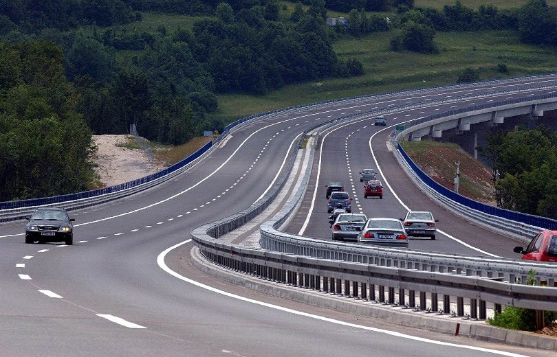 Kazne u saobraćaju u Hrvatskoj: Za blicanje vozilu ispred 260 eura